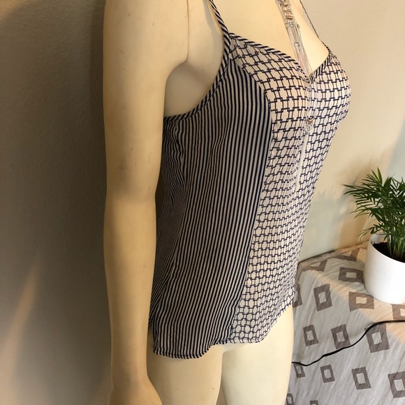 Bebe 100% silk tank top. Print - Picture 4 of 4
